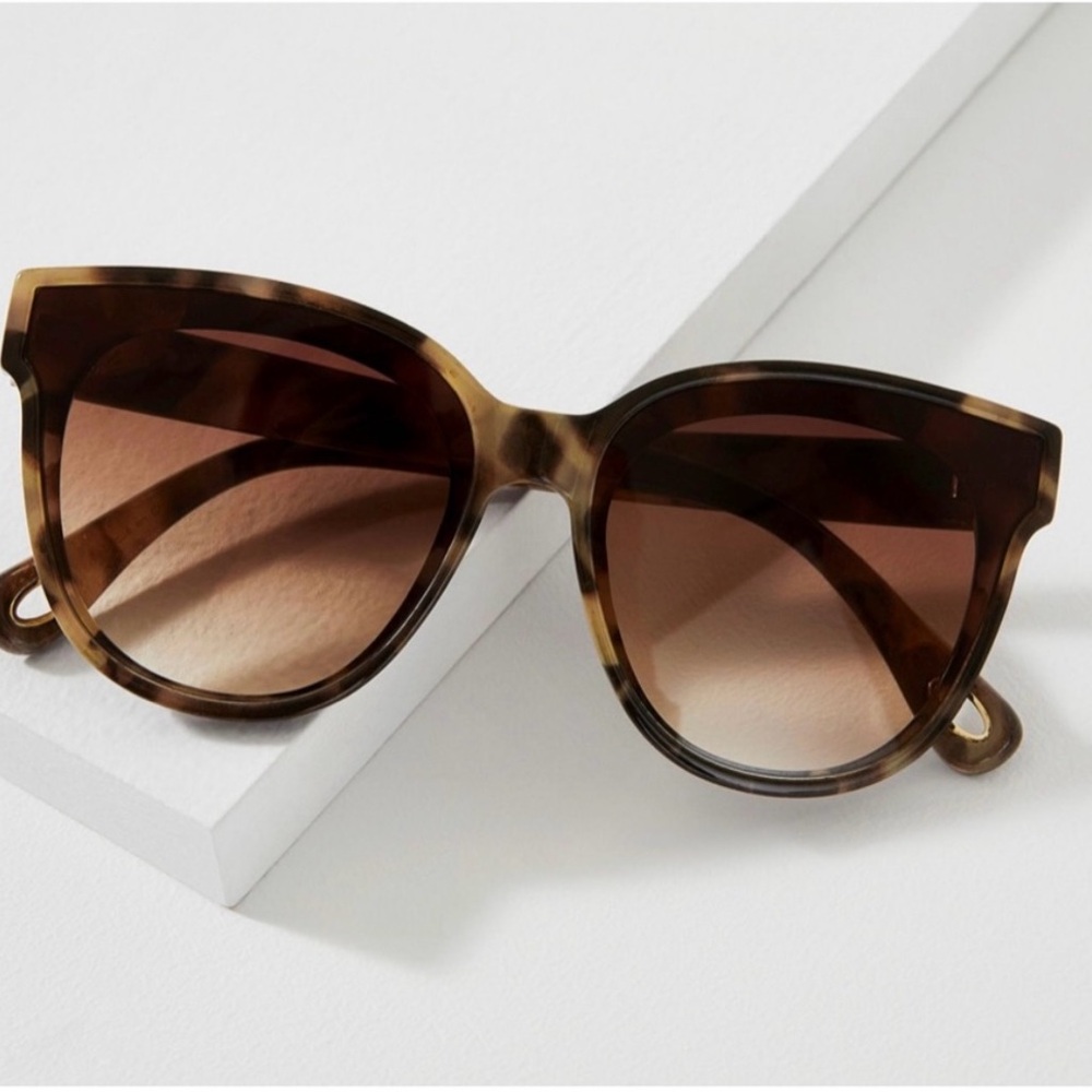 🆕 Lele Sadoughi Brooklyn Sunglasses